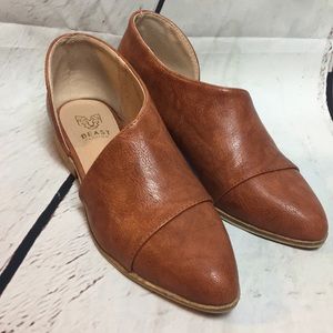 Leather side cut out loafers